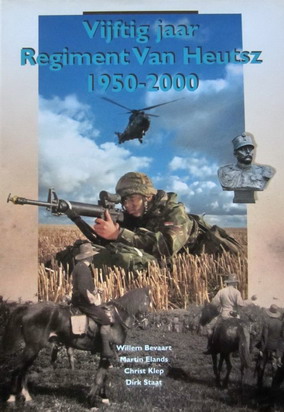 BEVAART, WILLEM. & EN ANDEREN. - Vijftig jaar Regiment Van Heutsz 1950-2000. 1950-2000